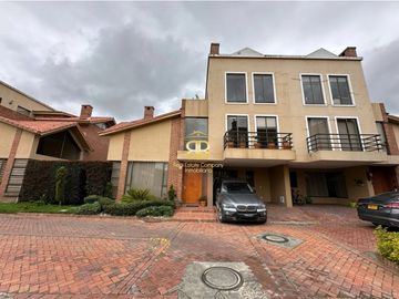 SE VENDE HERMOSA CASA CHIA