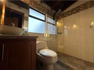 SE VENDE HERMOSA CASA CHIA