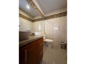 SE VENDE HERMOSA CASA CHIA