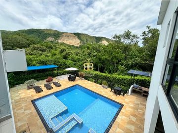SE VENDE INCREIBLE CASA EN RICAURTE CUNDINAMARCA