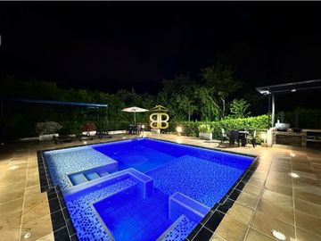 SE VENDE INCREIBLE CASA EN RICAURTE CUNDINAMARCA