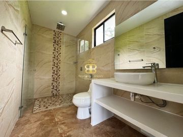 SE VENDE INCREIBLE CASA EN RICAURTE CUNDINAMARCA