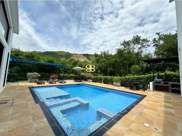 SE VENDE INCREIBLE CASA EN RICAURTE CUNDINAMARCA