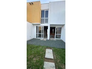 VENTA CASA OBRA GRIS EN CONDOMINIO EN EL CASTILLO JAMUNDI