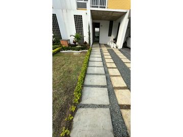 VENTA CASA OBRA GRIS EN CONDOMINIO EN EL CASTILLO JAMUNDI
