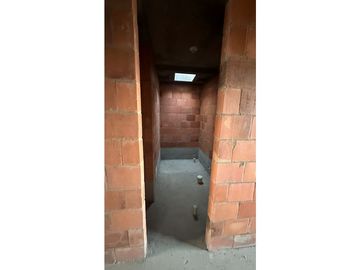 VENTA CASA OBRA GRIS EN CONDOMINIO EN EL CASTILLO JAMUNDI