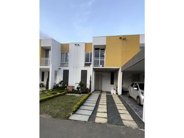 VENTA CASA OBRA GRIS EN CONDOMINIO EN EL CASTILLO JAMUNDI