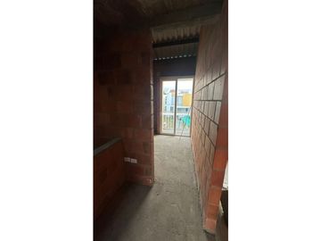 VENTA CASA OBRA GRIS EN CONDOMINIO EN EL CASTILLO JAMUNDI