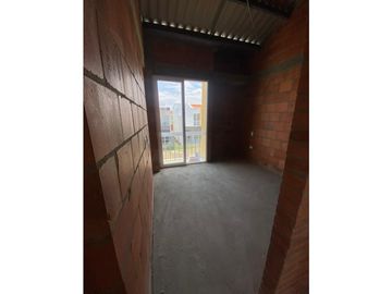 VENTA CASA OBRA GRIS EN CONDOMINIO EN EL CASTILLO JAMUNDI
