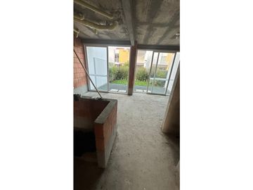 VENTA CASA OBRA GRIS EN CONDOMINIO EN EL CASTILLO JAMUNDI