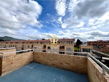 SE VENDE ESPECTACULAR CASA EN CHIA VEREDA LA BALSA