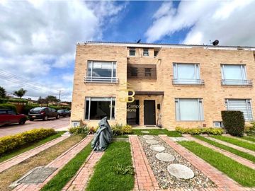 SE VENDE ESPECTACULAR CASA EN CHIA VEREDA LA BALSA