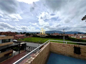 SE VENDE ESPECTACULAR CASA EN CHIA VEREDA LA BALSA