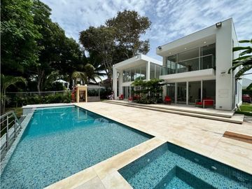 SE VENDE ESPECTACULAR CASA EN RICAURTE