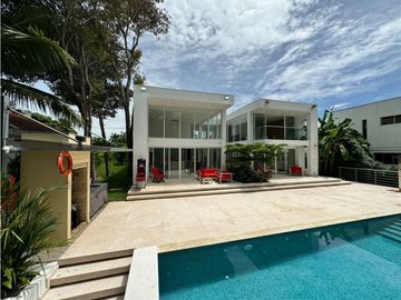 SE VENDE ESPECTACULAR CASA EN RICAURTE