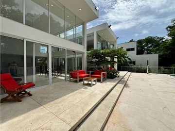 SE VENDE ESPECTACULAR CASA EN RICAURTE