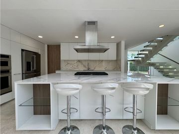 SE VENDE ESPECTACULAR CASA EN RICAURTE