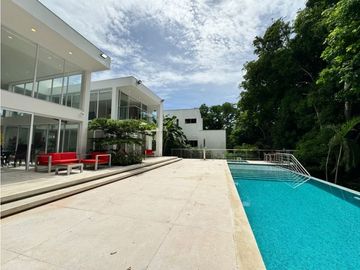 SE VENDE ESPECTACULAR CASA EN RICAURTE