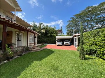 Casa campestre en conjunto cerrado en venta sector vía la Tebaida