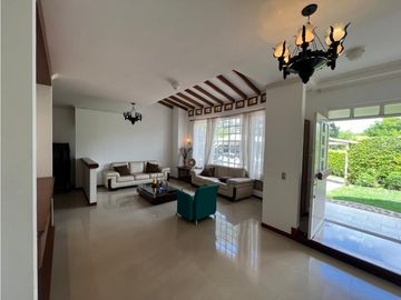 Casa campestre en conjunto cerrado en venta sector vía la Tebaida