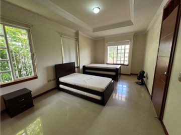Casa campestre en conjunto cerrado en venta sector vía la Tebaida
