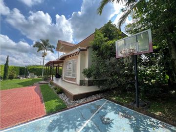 Casa campestre en conjunto cerrado en venta sector vía la Tebaida