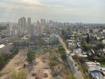 VENTA Departamento en edificio en Torre Altos de Muñiz , 4 ambientes, espacio guardacoches.
