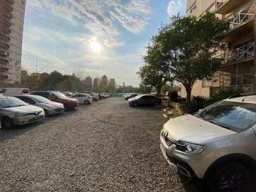 VENTA Departamento en edificio en Torre Altos de Muñiz , 4 ambientes, espacio guardacoches.