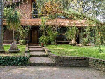 CASA EN VENTA EN LOMAS DE SAN ISIDRO