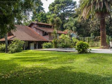 CASA EN VENTA EN LOMAS DE SAN ISIDRO