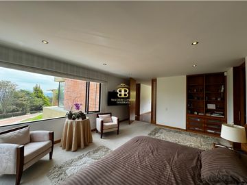 SE VENDE MAGNFICA CASA EN LA CALERA