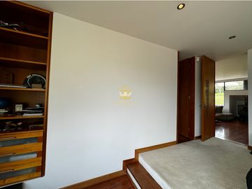 SE VENDE MAGNFICA CASA EN LA CALERA