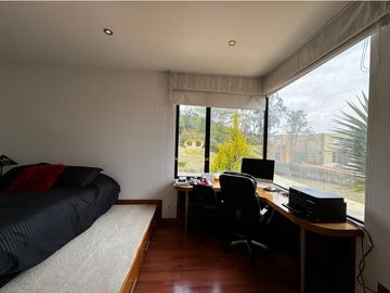 SE VENDE MAGNFICA CASA EN LA CALERA