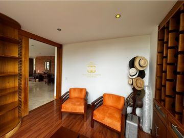 SE VENDE MAGNFICA CASA EN LA CALERA