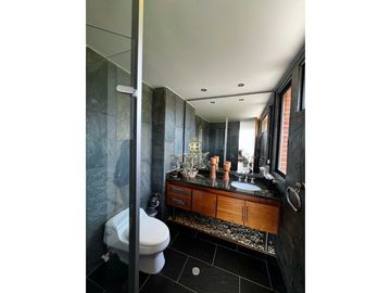SE VENDE MAGNFICA CASA EN LA CALERA