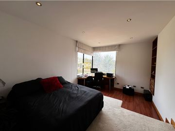 SE VENDE MAGNFICA CASA EN LA CALERA