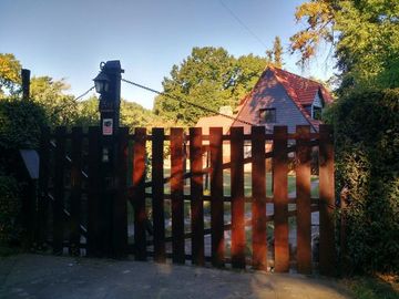Casa quinta, Zamudio esq. Cavallo, Bº El Pinar, Marcos Paz, Cod.2280
