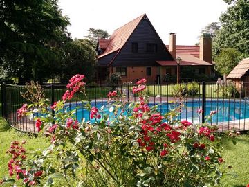 Casa quinta, Zamudio esq. Cavallo, Bº El Pinar, Marcos Paz, Cod.2280