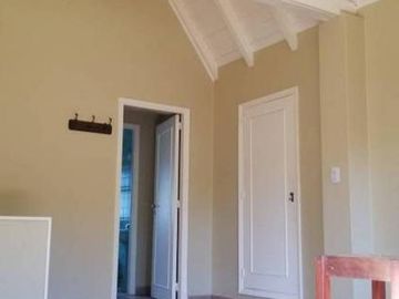 Casa quinta, Zamudio esq. Cavallo, Bº El Pinar, Marcos Paz, Cod.2280