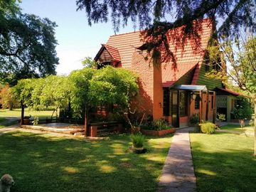 Casa quinta, Zamudio esq. Cavallo, Bº El Pinar, Marcos Paz, Cod.2280