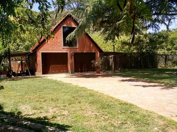Casa quinta, Zamudio esq. Cavallo, Bº El Pinar, Marcos Paz, Cod.2280