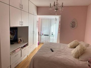 VENTA increible TRIPLEX Reciclado a full  4 dormit 2 coch playroom PILETA y terraza propias