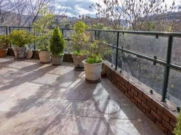 VENTA increible TRIPLEX Reciclado a full  4 dormit 2 coch playroom PILETA y terraza propias