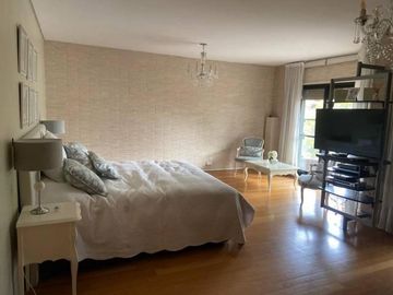 VENTA increible TRIPLEX Reciclado a full  4 dormit 2 coch playroom PILETA y terraza propias