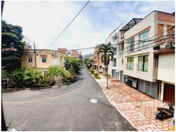 VENTA DE CASA EN MEDELLIN SANTA MONICA