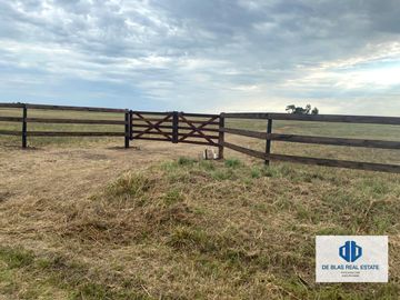 Venta  lote de  1200 m² y  cabaña rustica  a estrenar en club de polo 