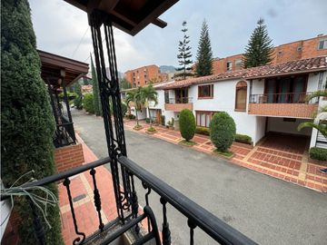 Casa Unifamiliar en Medellín barrio Belén