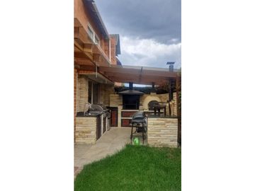 Vendemos hermosa casa en chìa!!