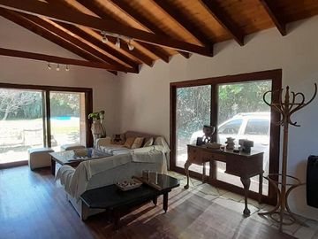 VENTA DE CASA QUINTA CON PILETA, Barrio SOLAR DE ACACIAS, Ingeniero Maschwitz.