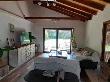 VENTA DE CASA QUINTA CON PILETA, Barrio SOLAR DE ACACIAS, Ingeniero Maschwitz.